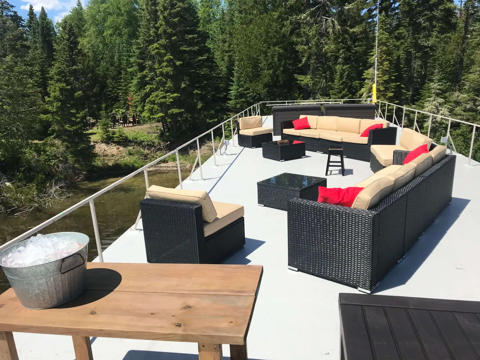 FA Guest Boat Upper Deck Lounge